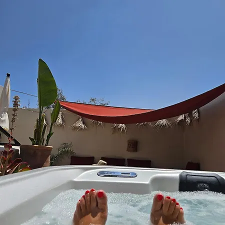 Riad Awel - 3 Chambres & Jacuzzi Au Coeur De La Medina